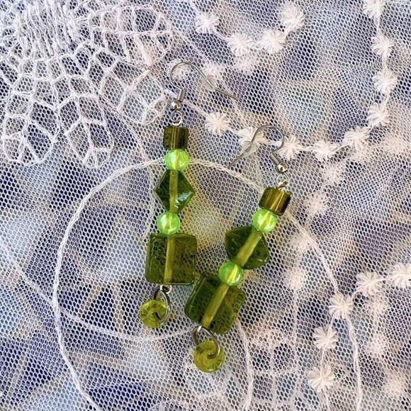 Vintage Green Art Glass Statement Earrings - Picture 4 of 8